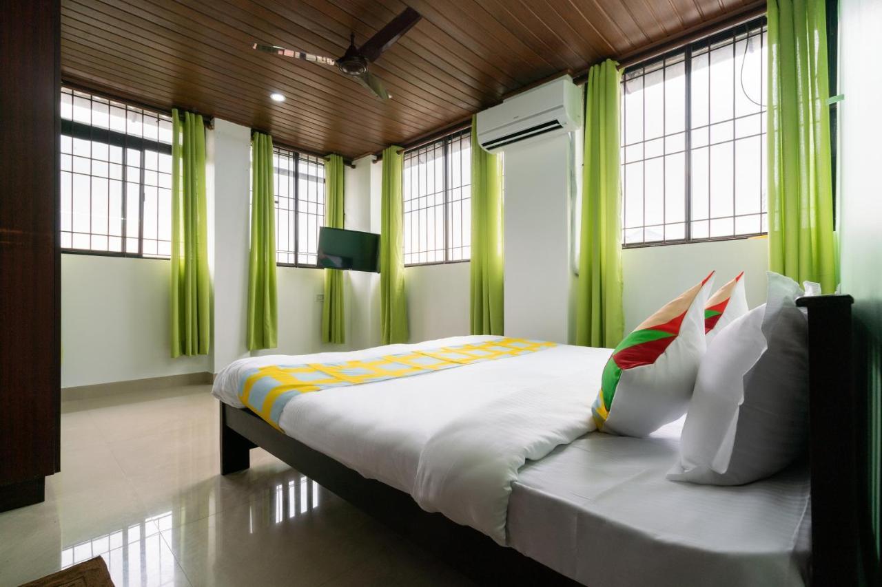 Oyo Home 49697 Aj Apartments Kochi Exterior foto